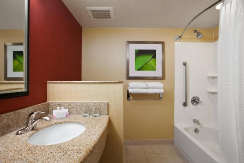 Courtyard by Marriott Junction City image 13
